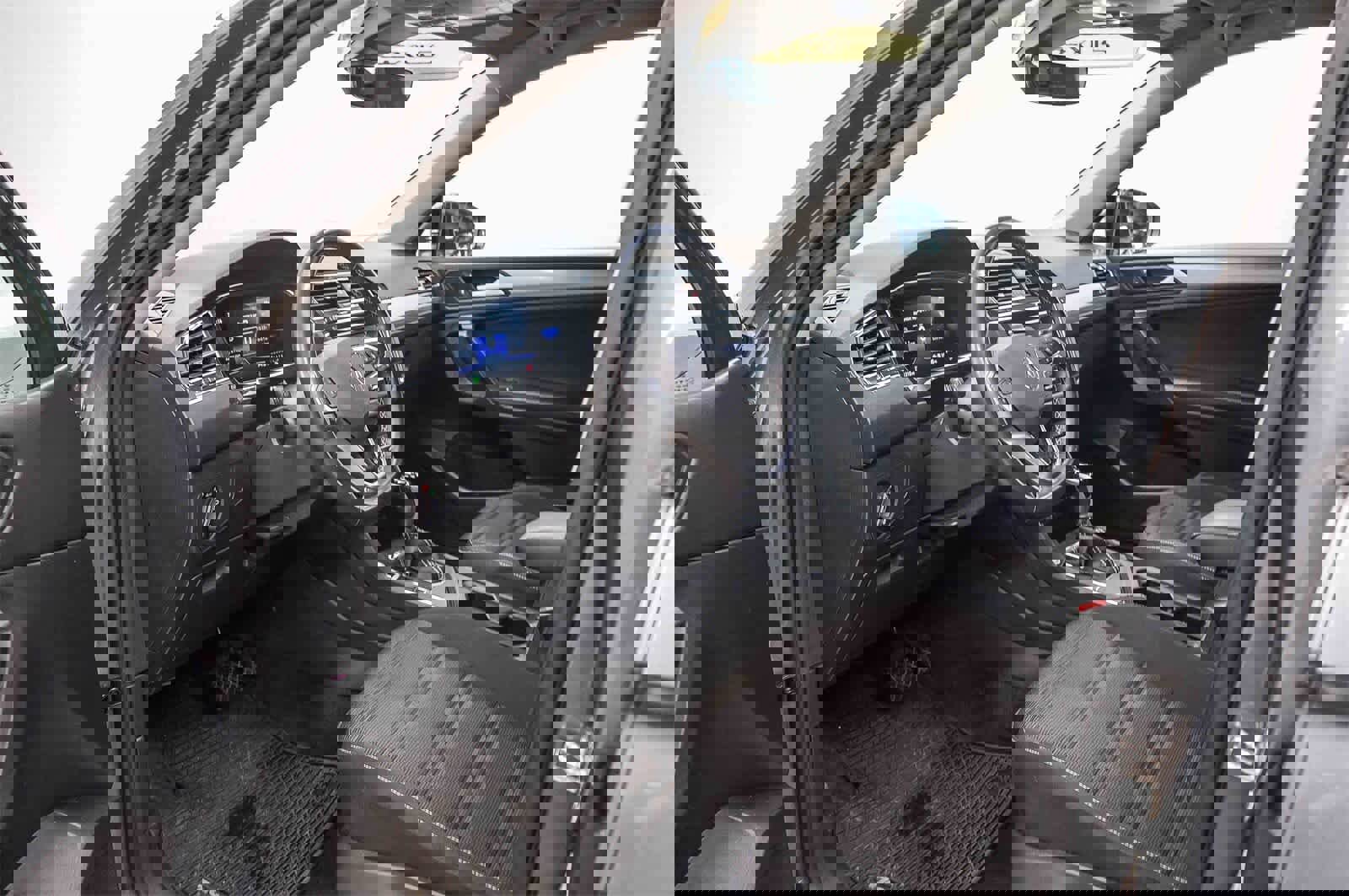 Used 2023 Volkswagen Tiguan S image 17