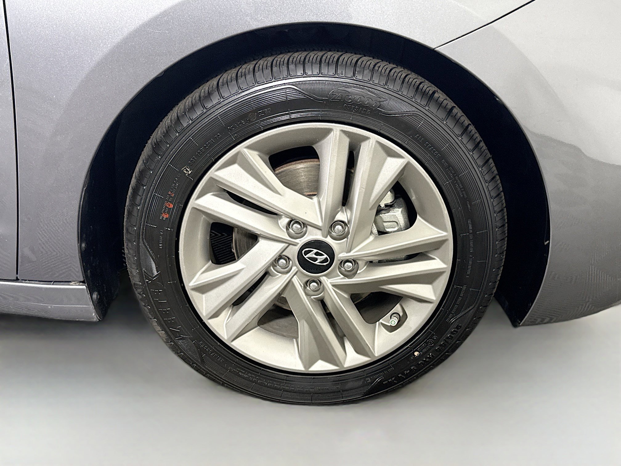 Used 2020 Hyundai Elantra SEL image 31