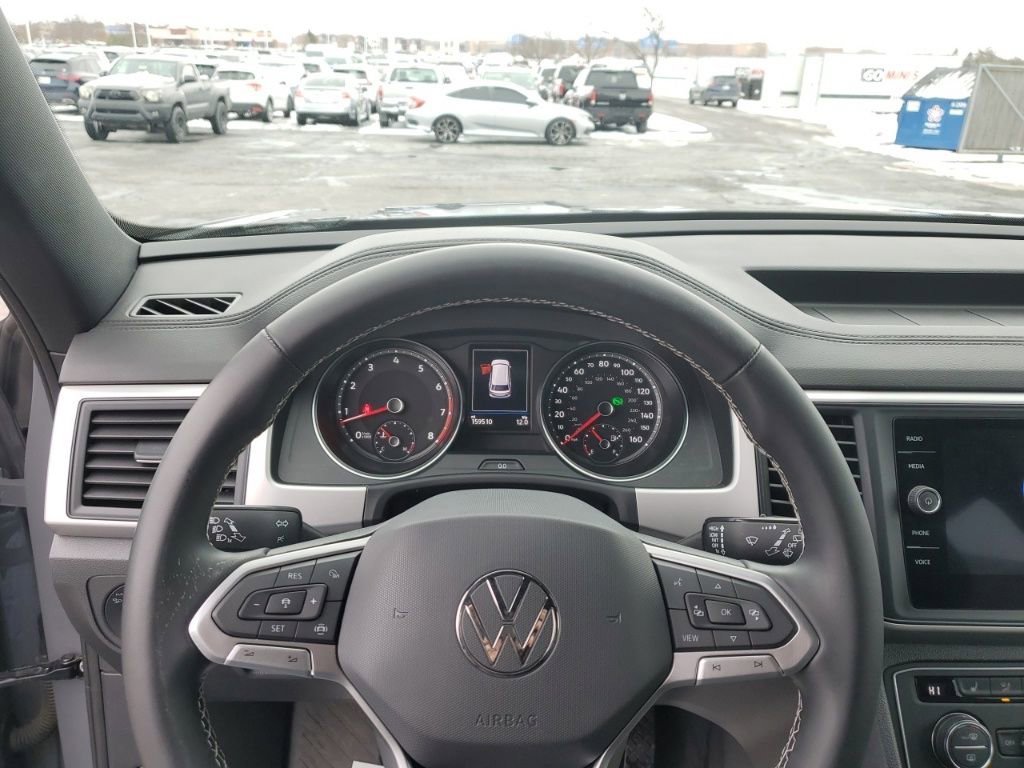 Used 2021 Volkswagen Atlas Cross Sport SE image 14