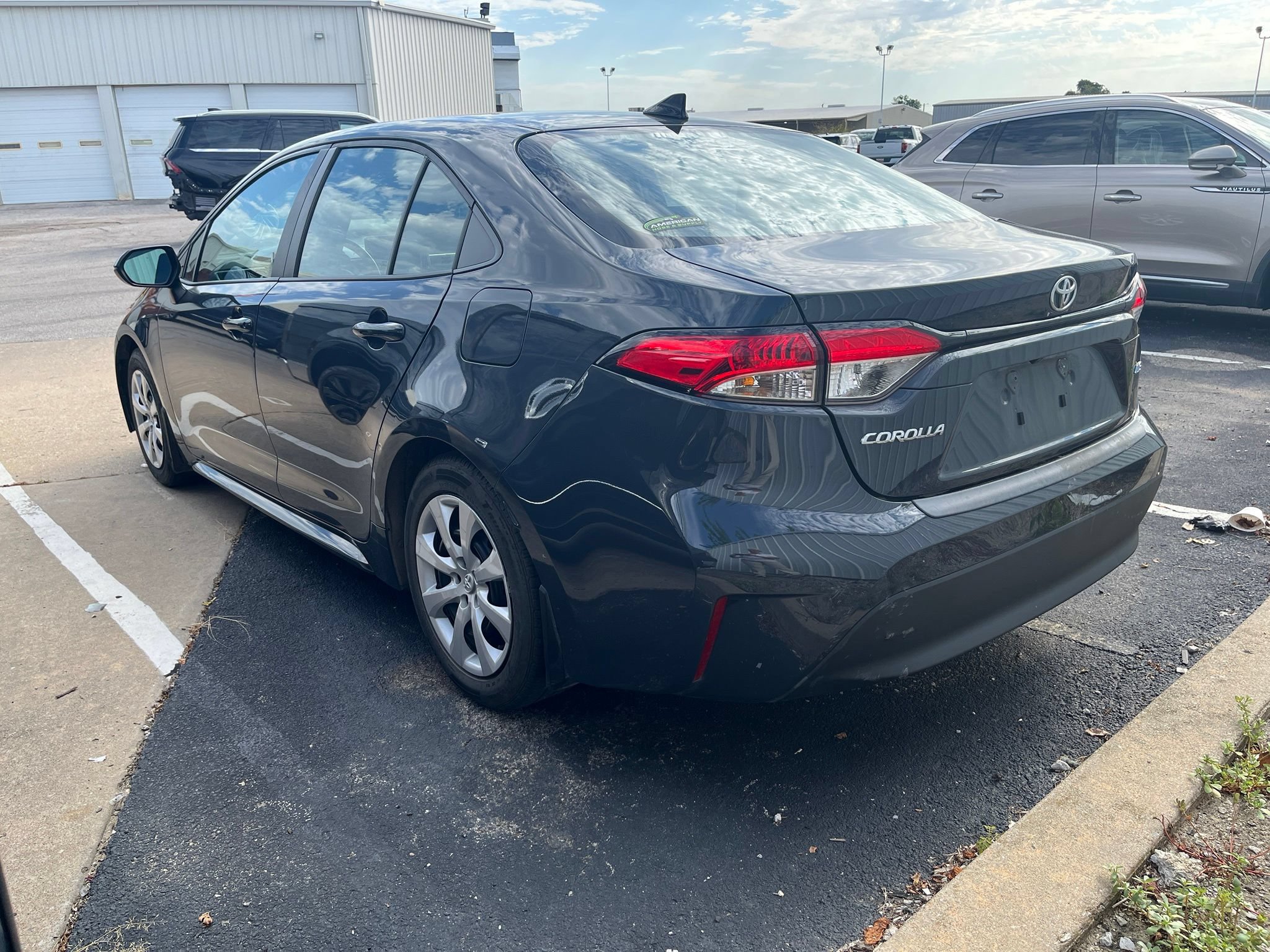 Used 2024 Toyota Corolla LE FWD image 2