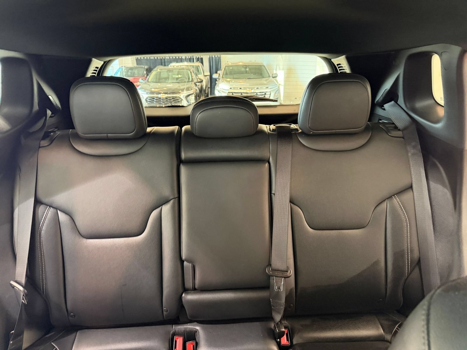 Used 2025 Jeep Compass Limited AWD/4WD image 37