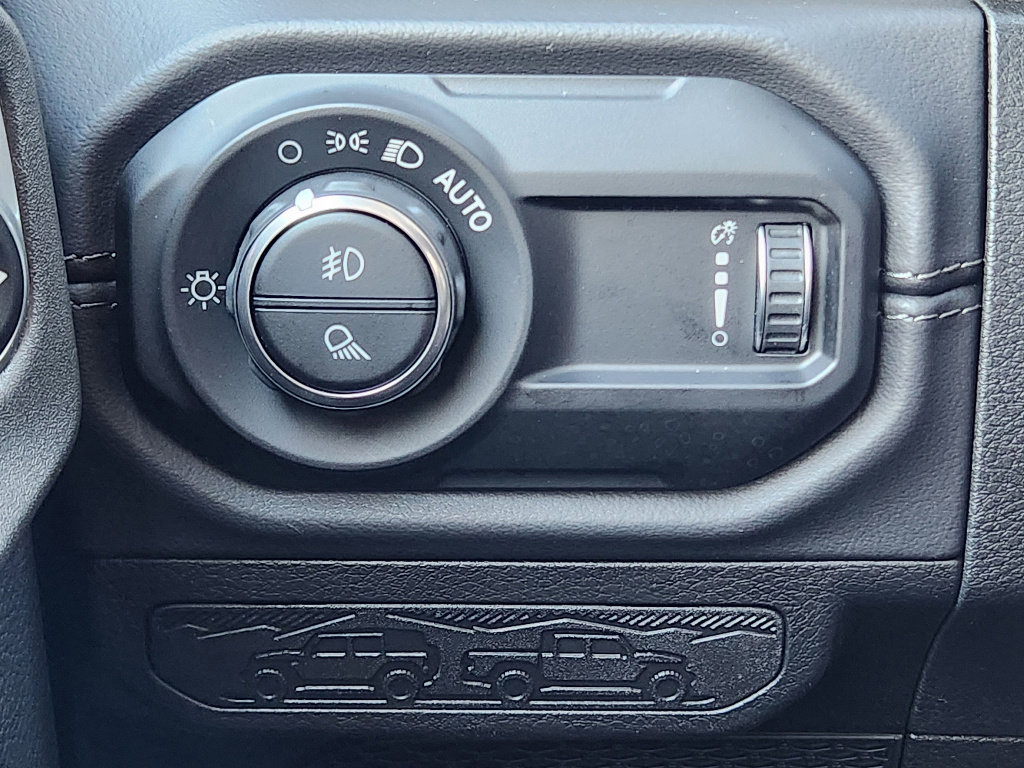 Used 2025 Jeep Gladiator Mojave w/ Convenience Group image 21