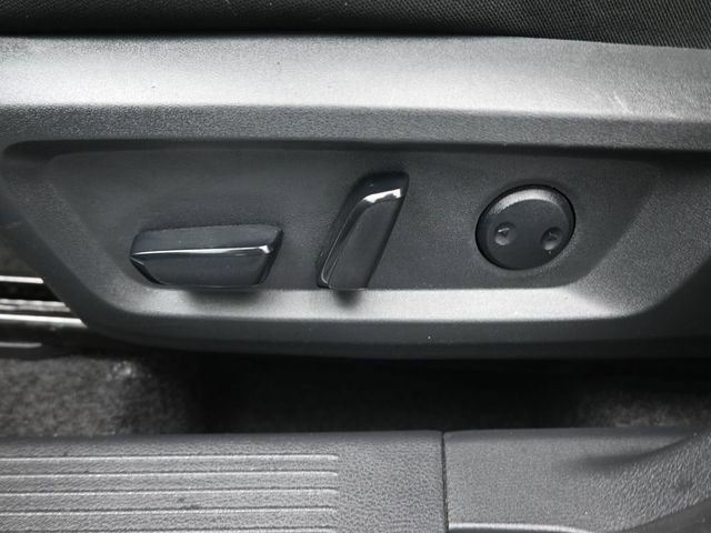 Used 2025 Nissan Rogue SV FWD image 33