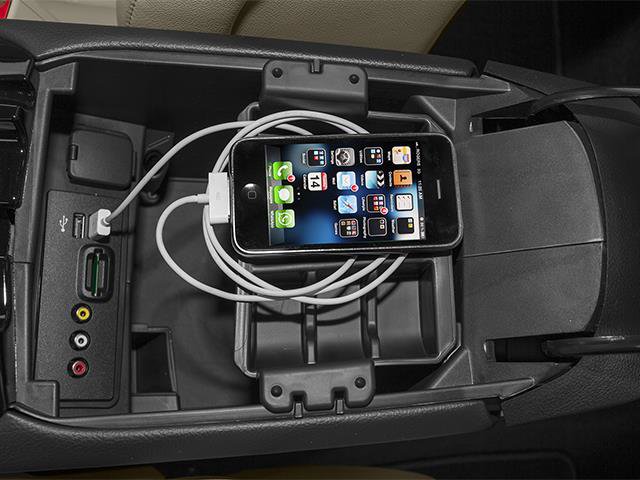 Used 2014 Ford Fusion SE w/ Equipment Group 501A FWD image 15