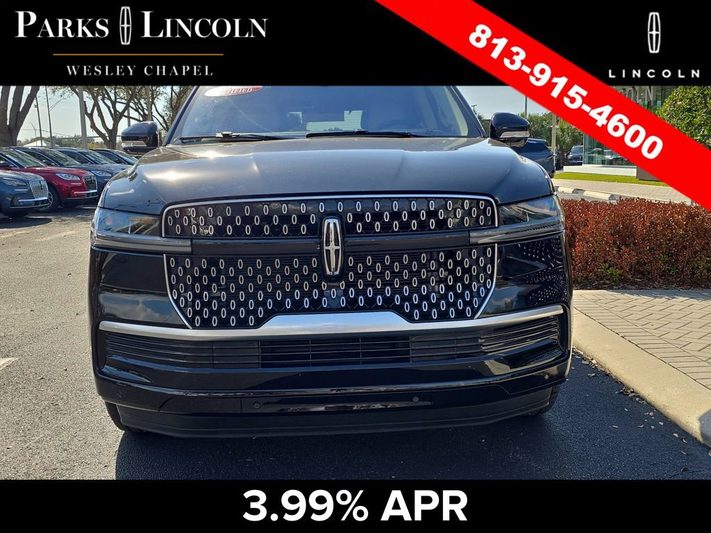 Used 2025 Lincoln Navigator Reserve image 2