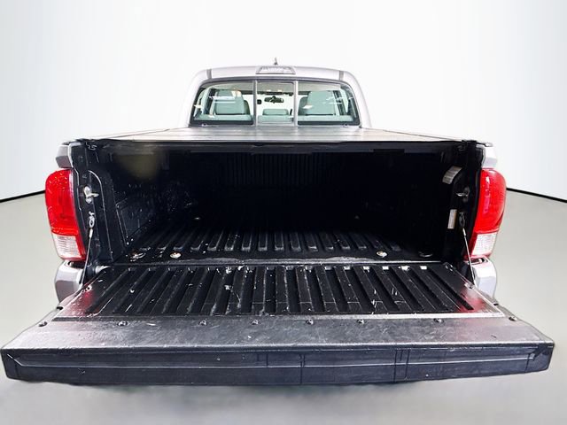 Used 2017 Toyota Tacoma SR AWD/4WD image 26