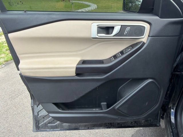 Used 2020 Ford Explorer XLT w/ Equipment Group 202A AWD/4WD image 26