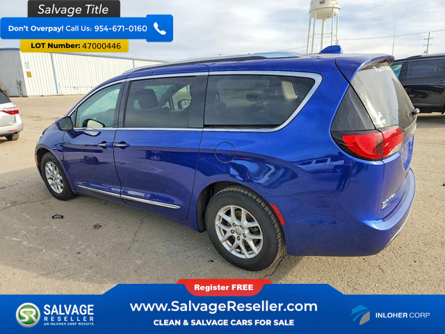 Used 2020 Chrysler Pacifica Touring-L FWD image 3