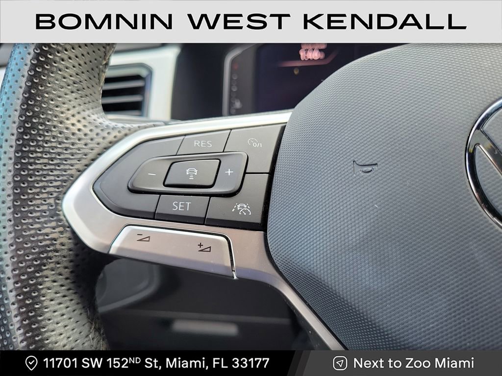 Used 2022 Volkswagen Atlas Cross Sport SEL R-Line image 18