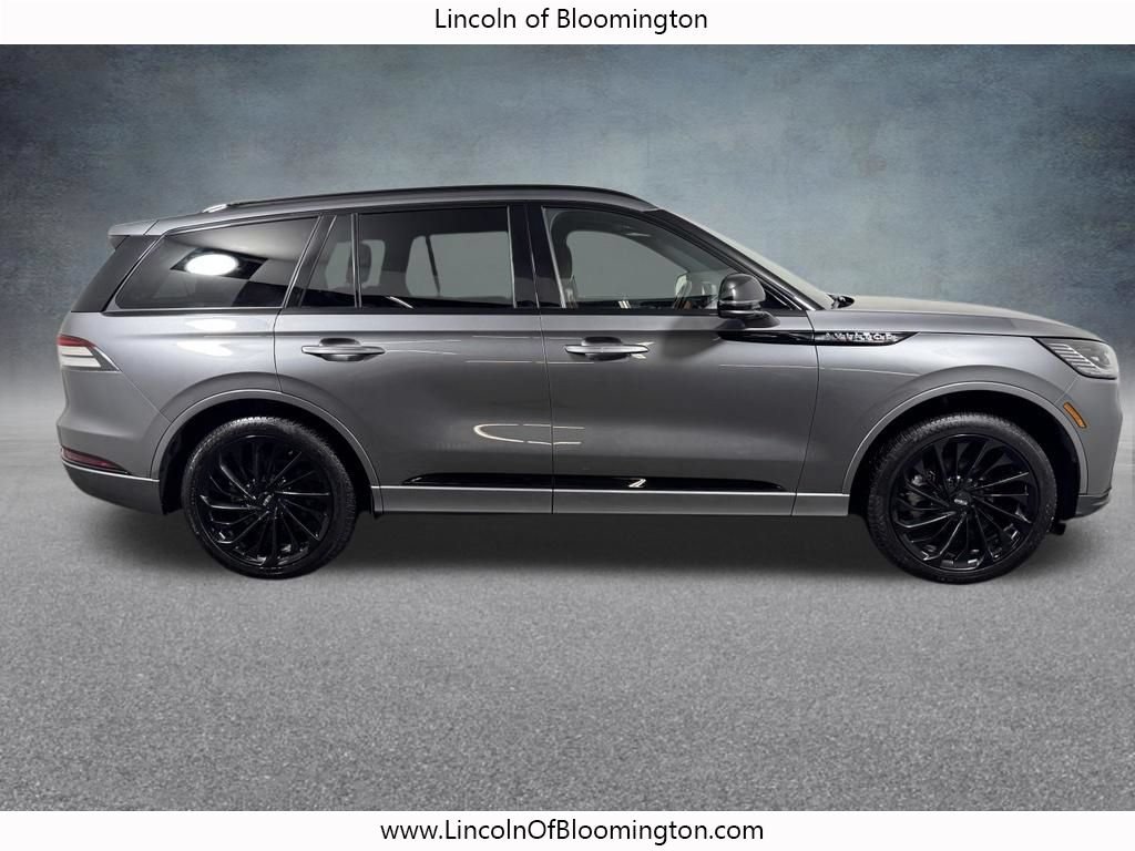 Certified 2025 Lincoln Aviator Reserve w/ Jet Appearance Package AWD/4WD image 8