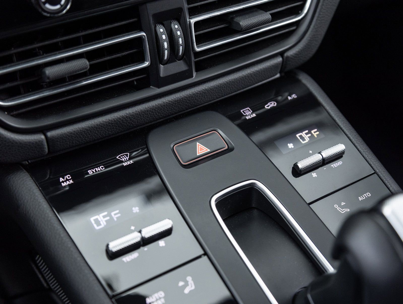 Certified 2023 Porsche Macan S image 25