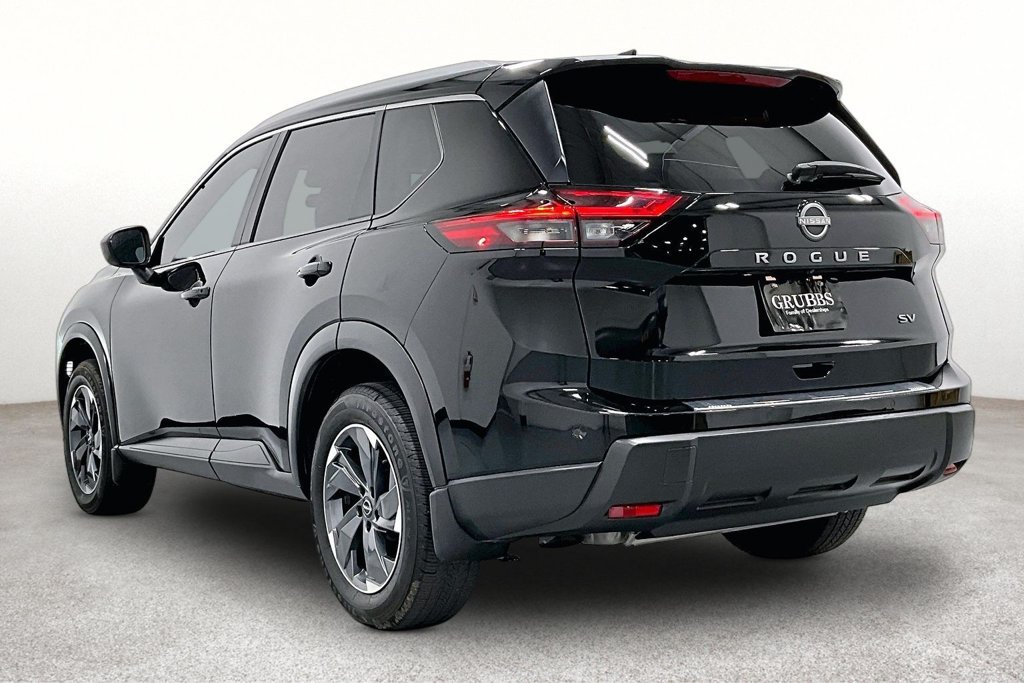 Used 2024 Nissan Rogue SV w/ SV Premium Package FWD image 15