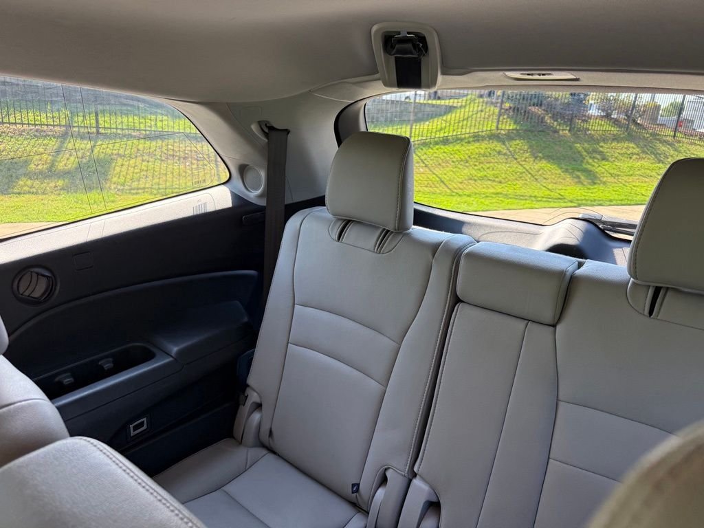 Used 2016 Honda Pilot Touring image 23