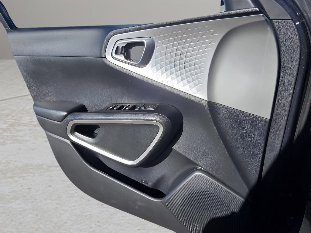 Used 2024 Kia Soul LX w/ Option Group 015 image 16