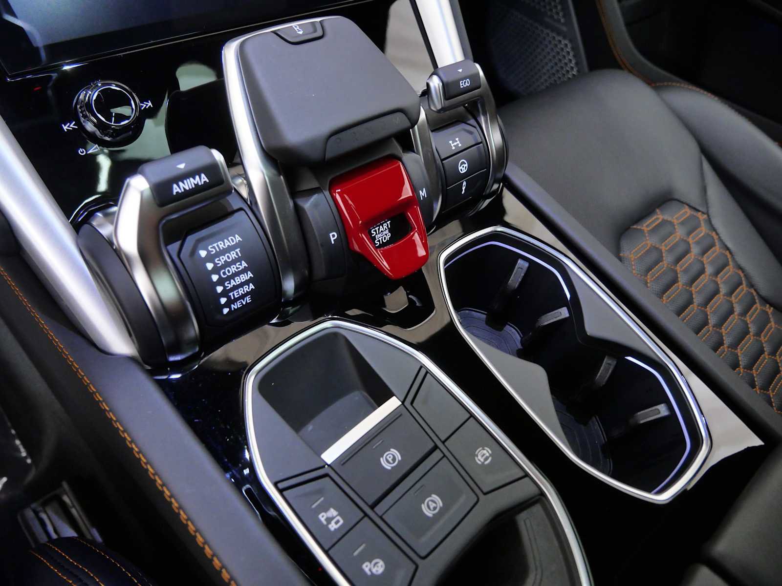 Used 2024 Lamborghini Urus S AWD/4WD image 25
