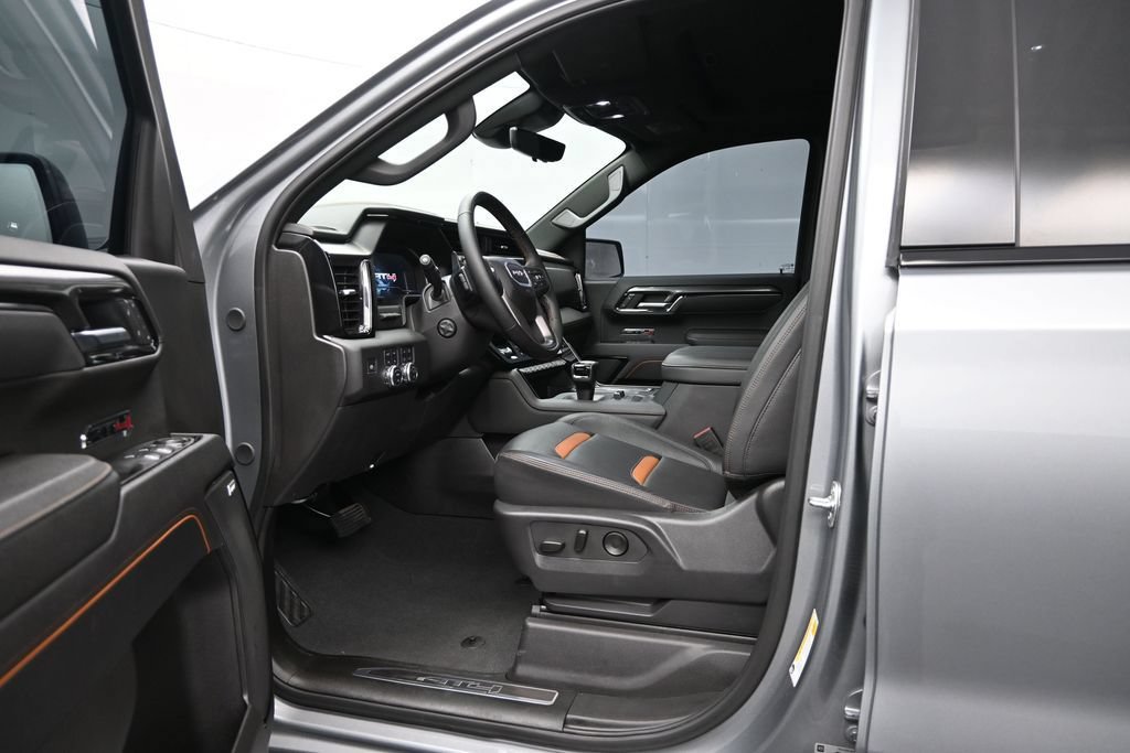 Used 2025 GMC Sierra 1500 AT4 w/ AT4 Premium Package AWD/4WD image 9