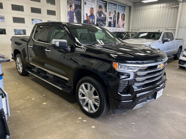 Used 2025 Chevrolet Silverado 1500 High Country w/ Technology Package image 4