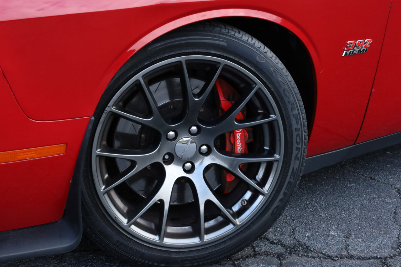 Used 2016 Dodge Challenger SRT w/ Technology Group image 21