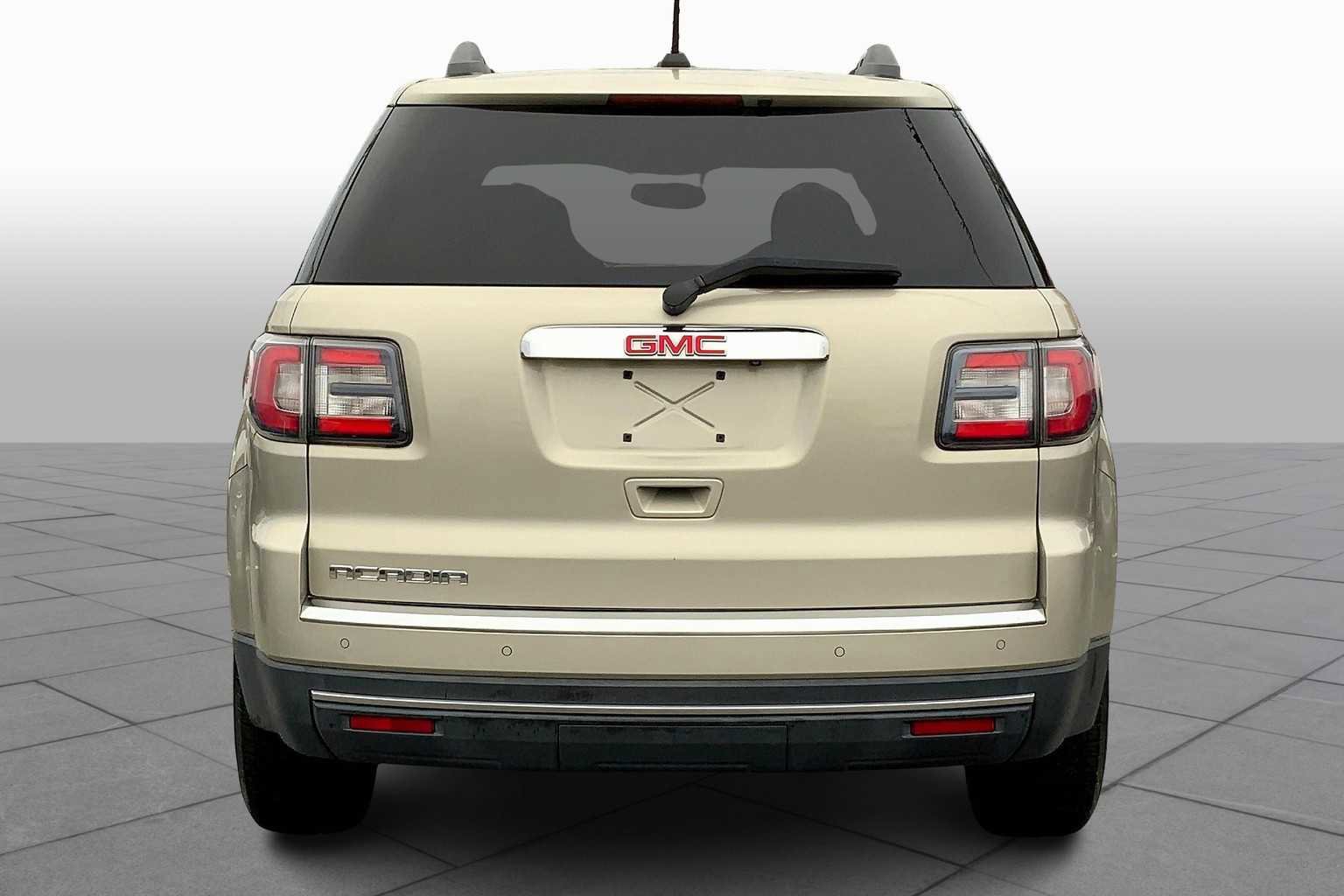 Used 2016 GMC Acadia SLE image 4