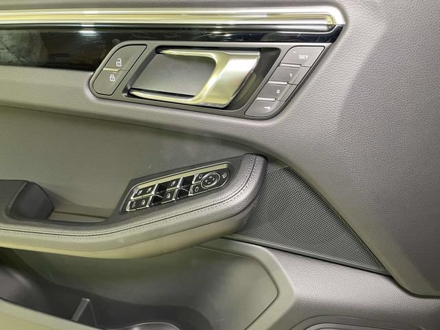 New 2026 Porsche Macan AWD/4WD image 35
