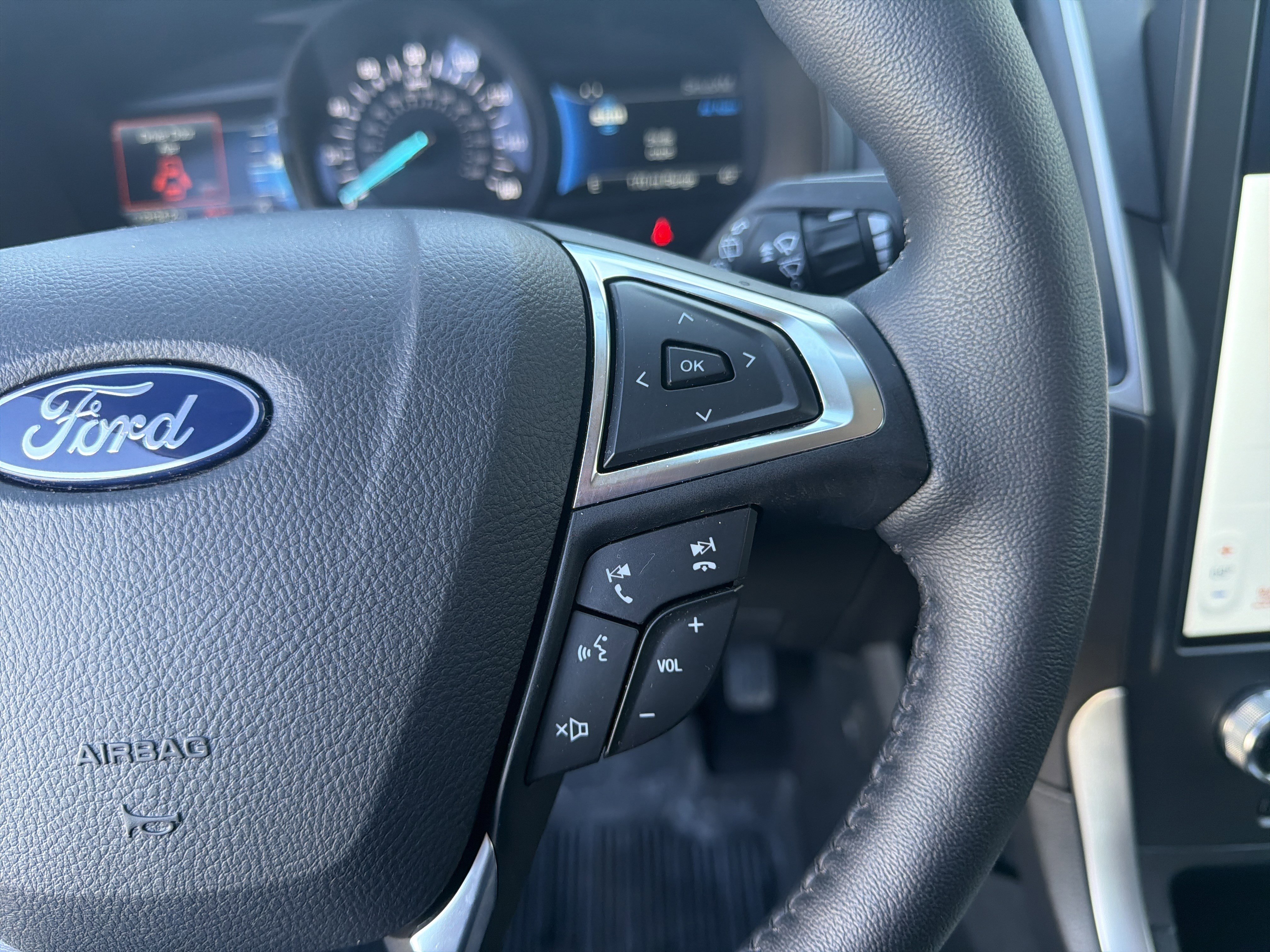Used 2024 Ford Edge SEL w/ Convenience Package AWD/4WD image 32