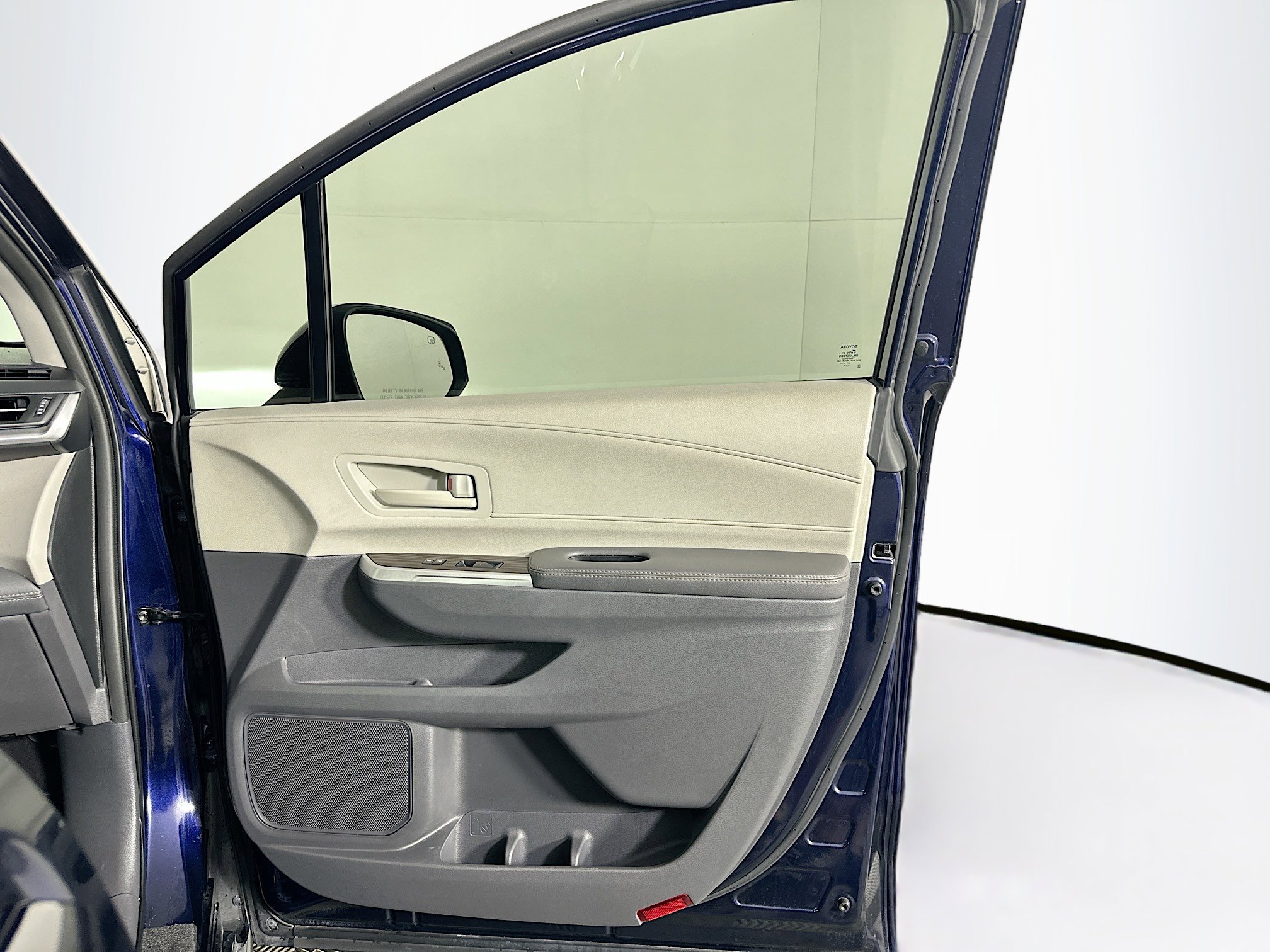 Used 2022 Toyota Sienna LE FWD image 33