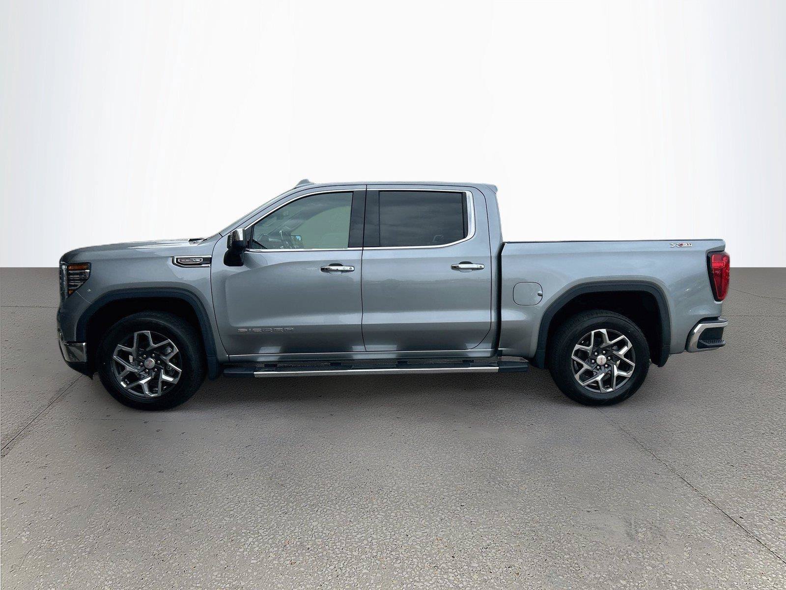 Used 2023 GMC Sierra 1500 SLT w/ SLT Premium Package AWD/4WD image 7