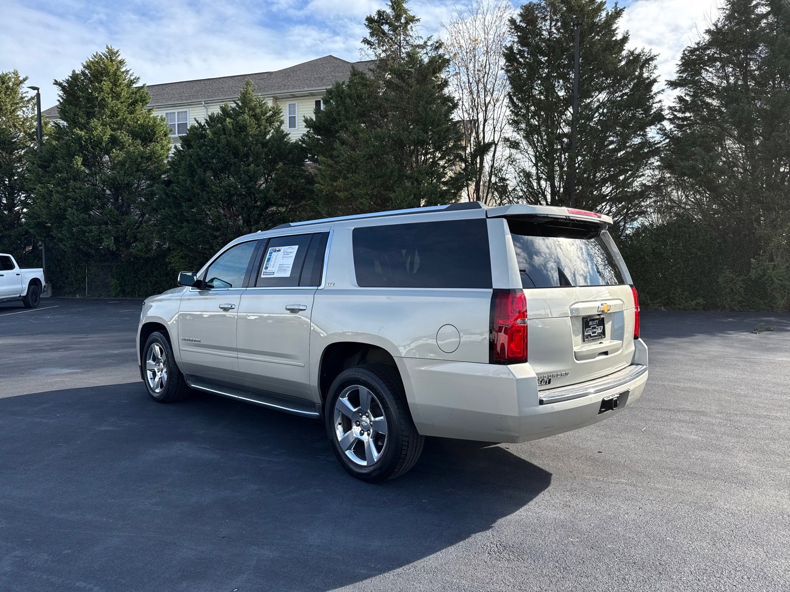 Used 2016 Chevrolet Suburban LTZ image 5