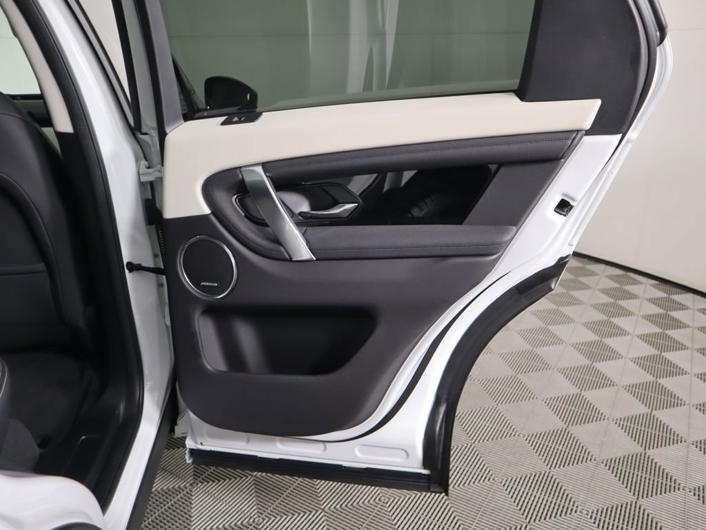 Used 2025 Land Rover Discovery Sport S image 25