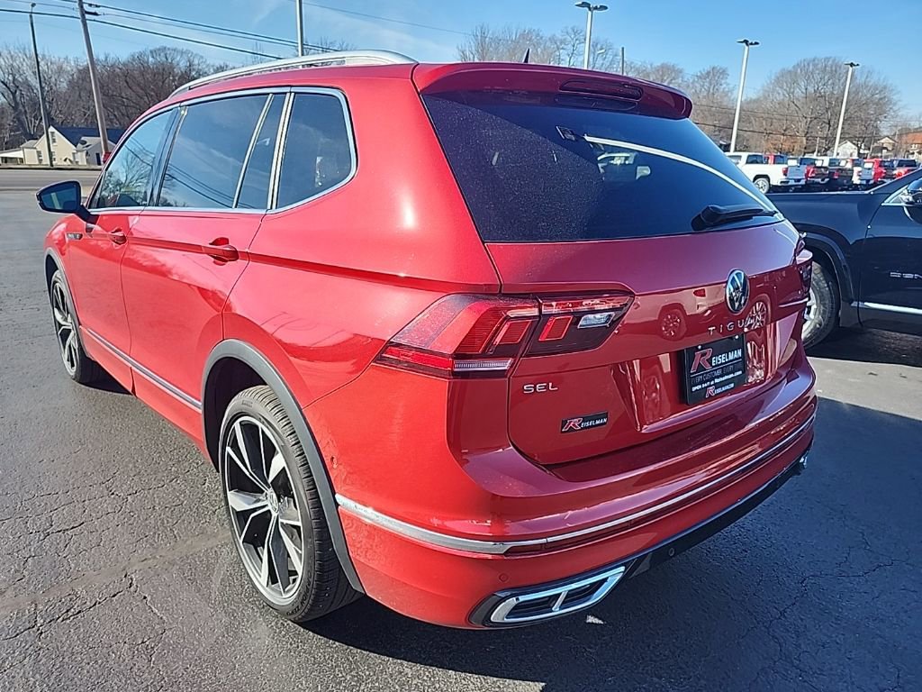 Used 2024 Volkswagen Tiguan SEL R-Line AWD/4WD image 5