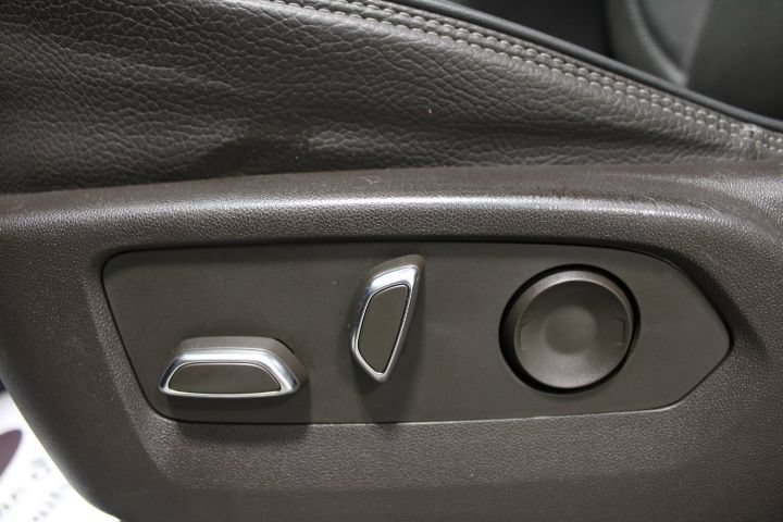 Used 2023 GMC Yukon Denali AWD/4WD image 19