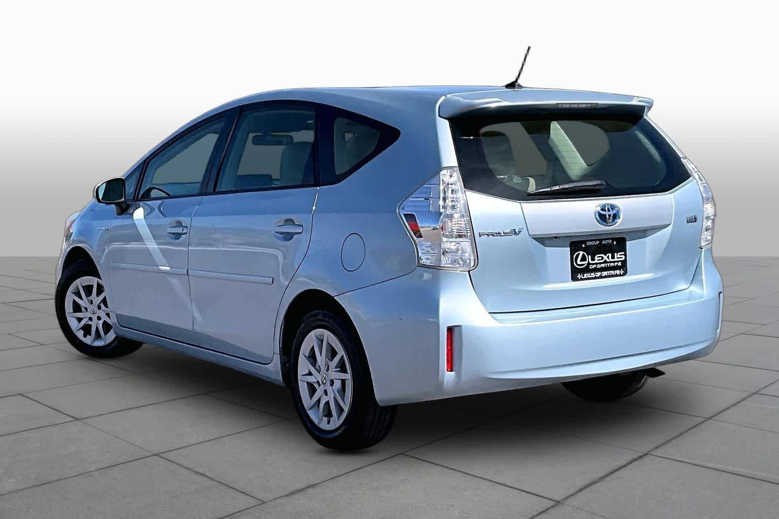 Used 2012 Toyota Prius V Two FWD image 11