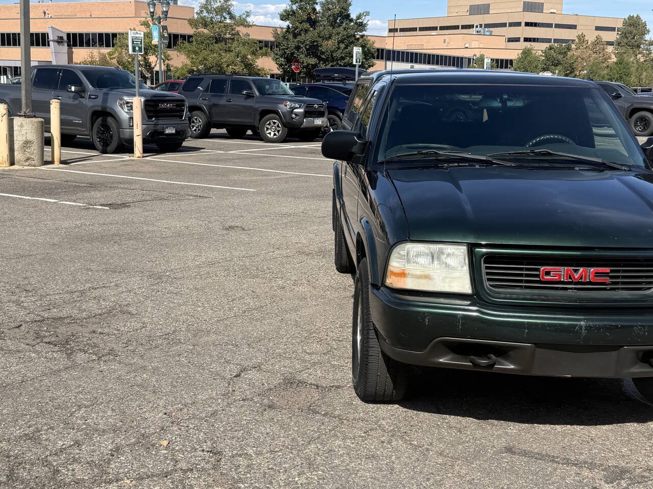 Used 2001 GMC Sonoma SLS w/ Super Spec Pkg 1 AWD/4WD image 4