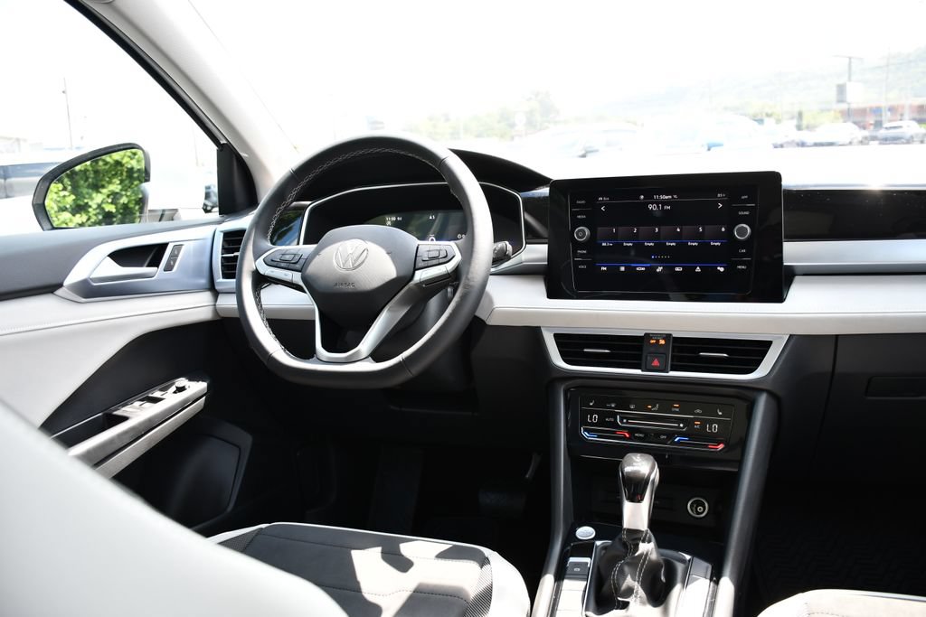 New 2026 Volkswagen Taos SE AWD/4WD image 21