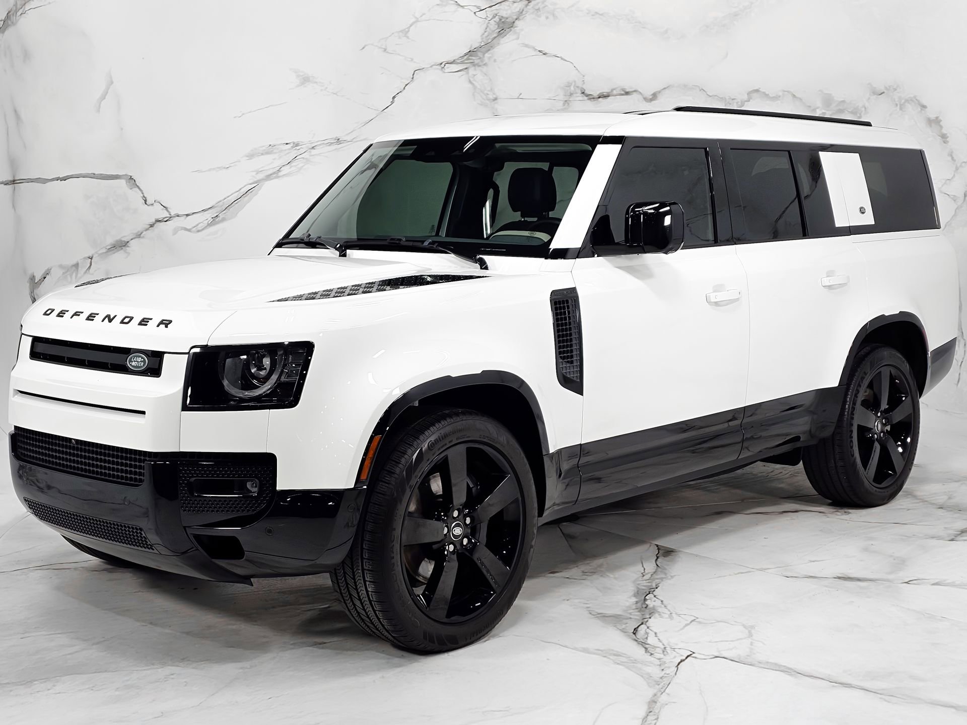Used 2024 Land Rover Defender 130 X-Dynamic SE AWD/4WD image 7