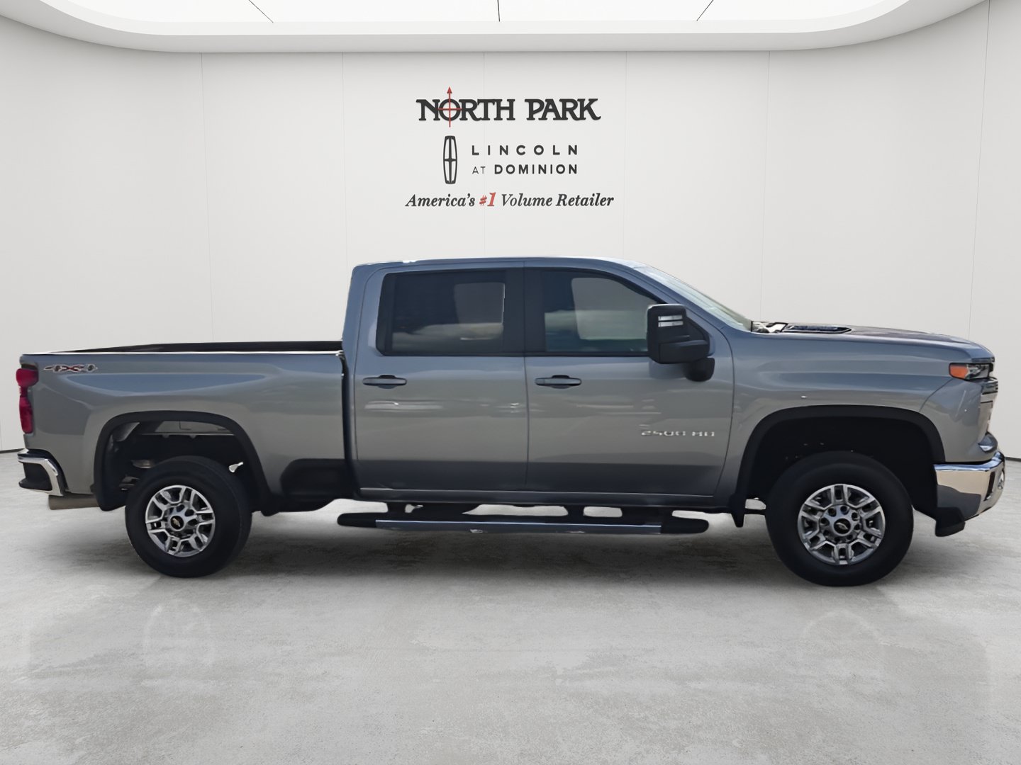 Used 2026 Chevrolet Silverado 2500 LT AWD/4WD image 6
