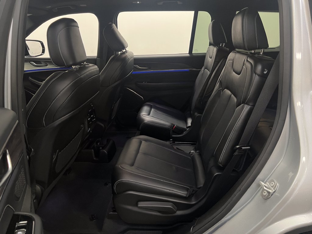 Used 2023 Jeep Grand Cherokee L Overland RWD image 25