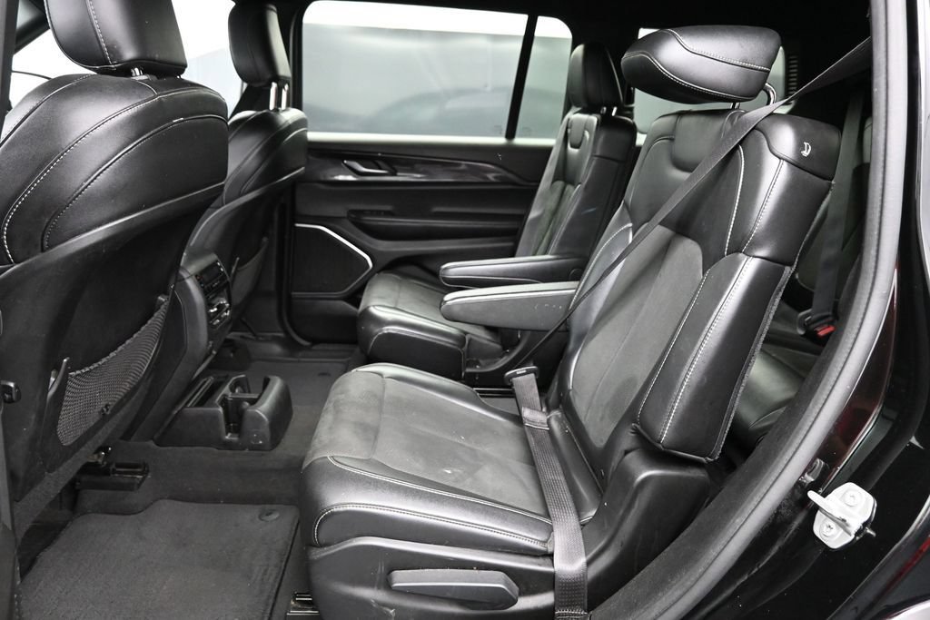 Used 2022 Jeep Grand Cherokee L Laredo AWD/4WD image 14