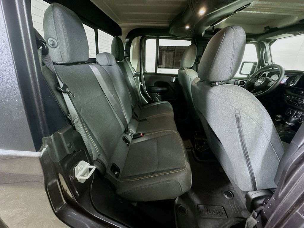 Used 2024 Jeep Gladiator Sport image 11