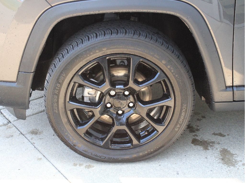 Certified 2022 Jeep Compass Latitude AWD/4WD image 38