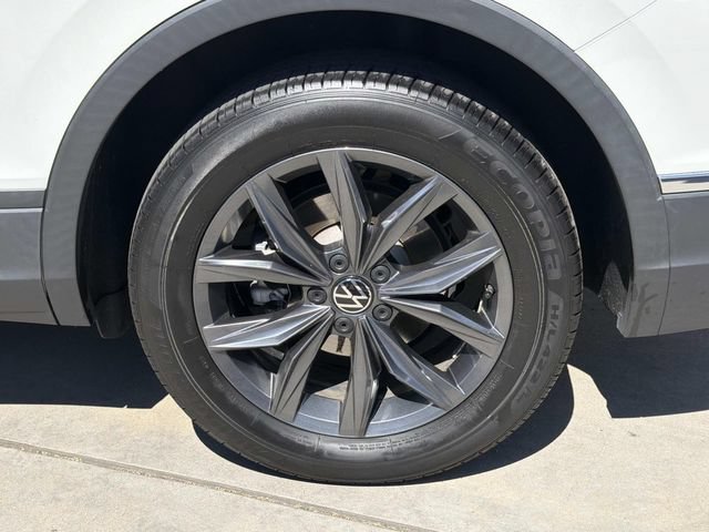 Certified 2023 Volkswagen Tiguan SE FWD image 6