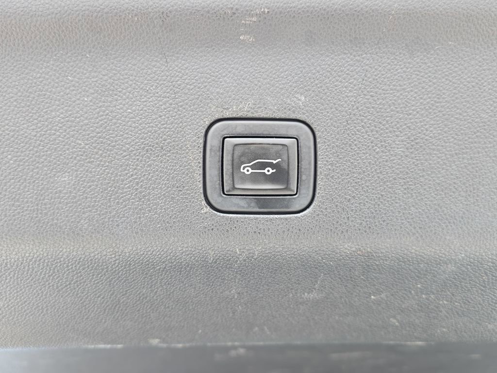 Used 2023 Chevrolet Tahoe RST image 14