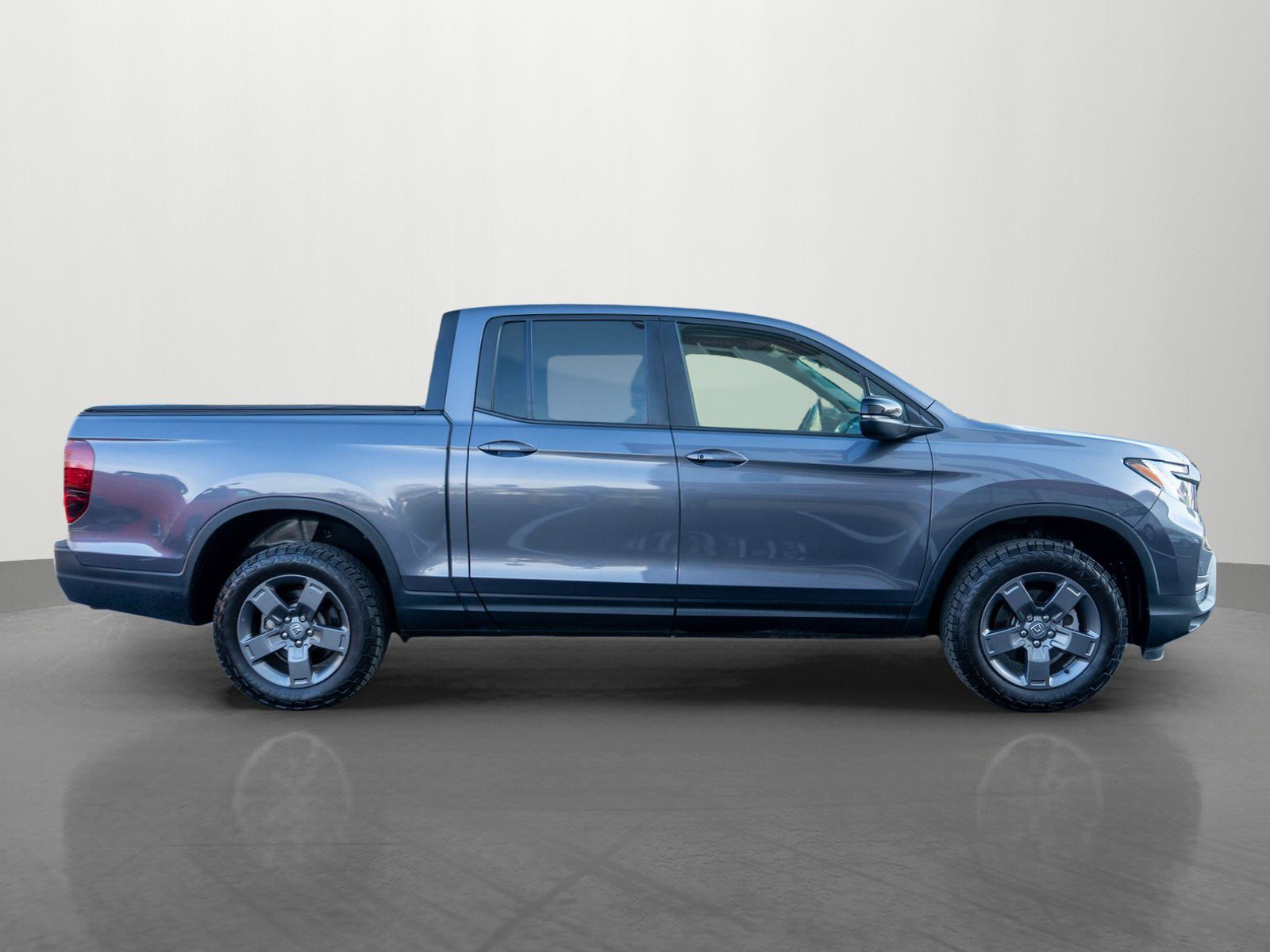 Used 2025 Honda Ridgeline TrailSport image 8