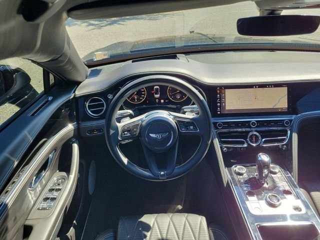 Used 2022 Bentley Flying Spur V8 image 23