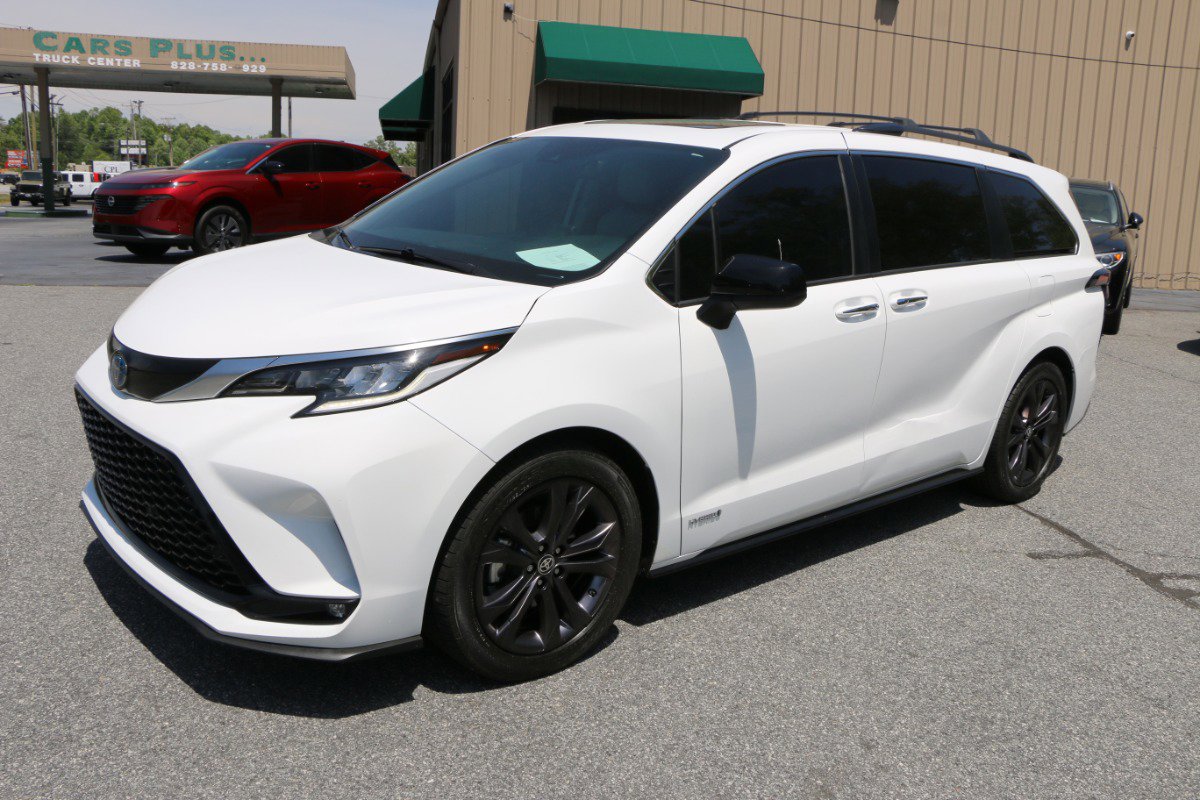 Used 2021 Toyota Sienna XSE