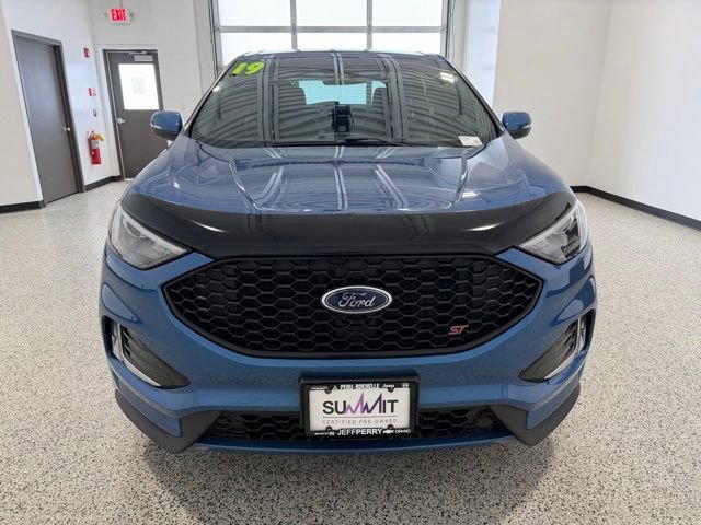 Used 2019 Ford Edge ST w/ Cold Weather Package AWD/4WD image 3