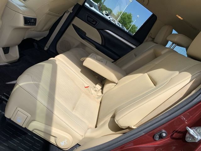 Used 2015 Toyota Highlander Plus image 10