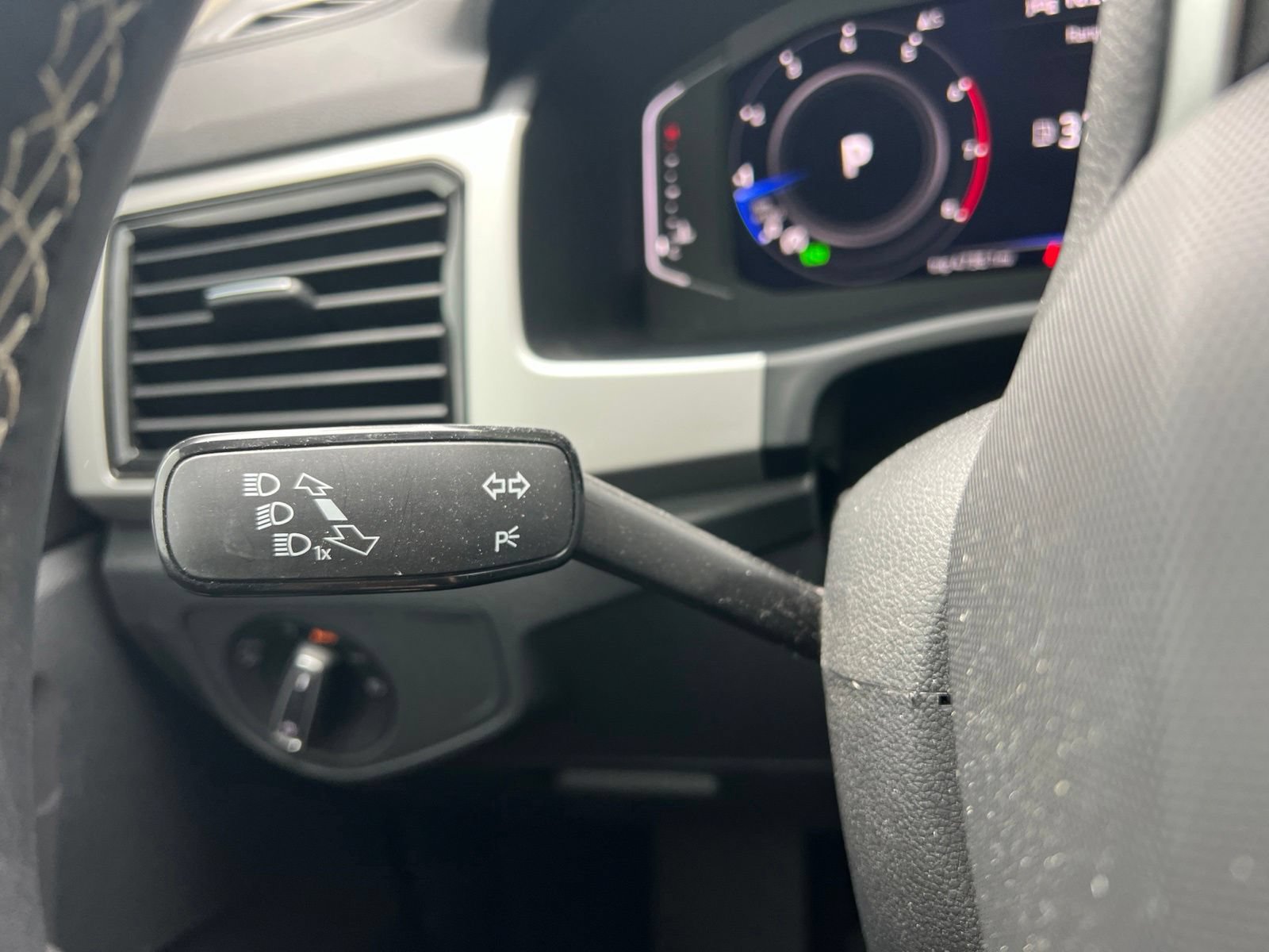 Used 2022 Volkswagen Atlas SE FWD image 23