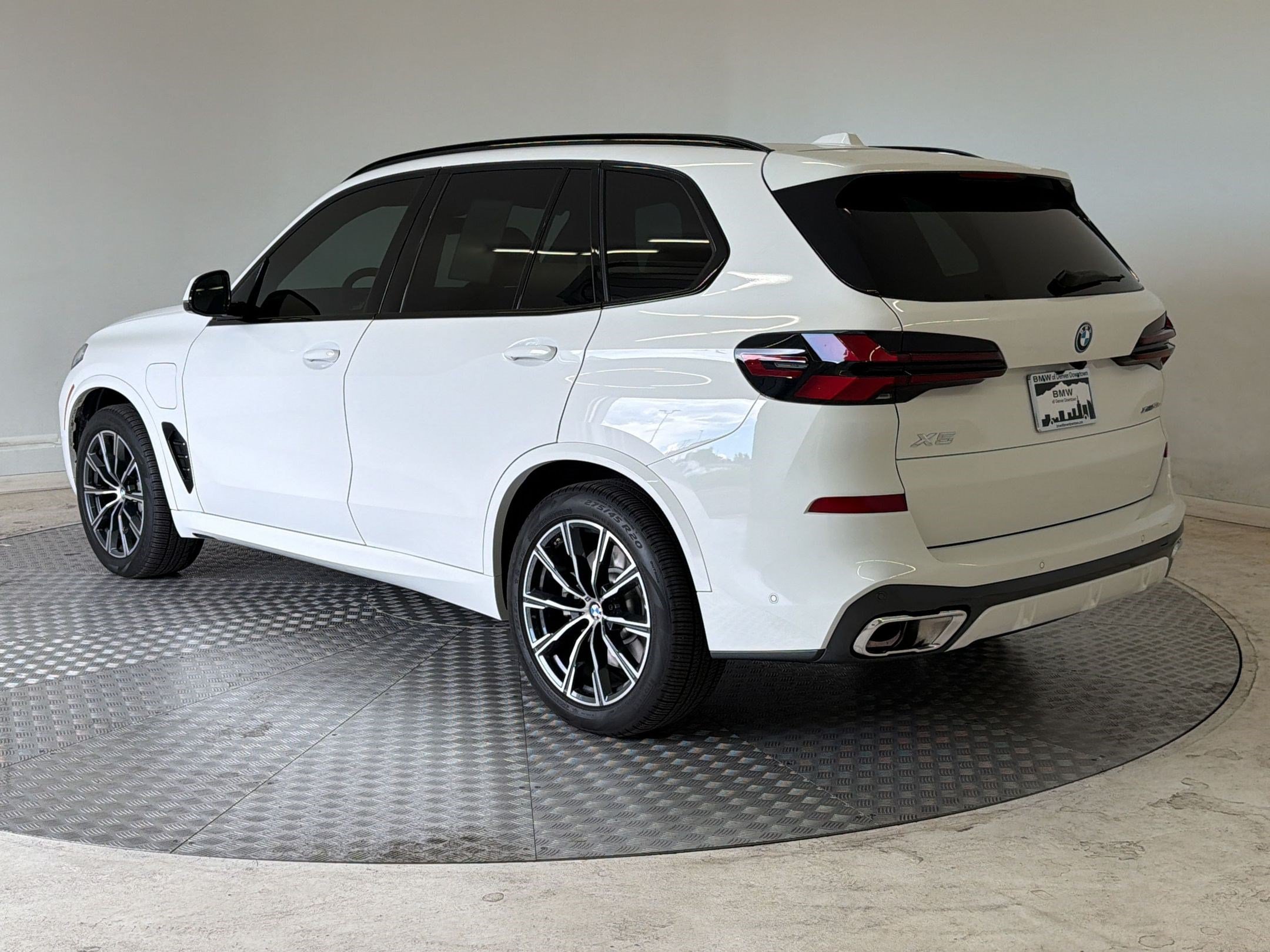 Used 2026 BMW X5 xDrive50e w/ M Sport Package AWD/4WD image 3