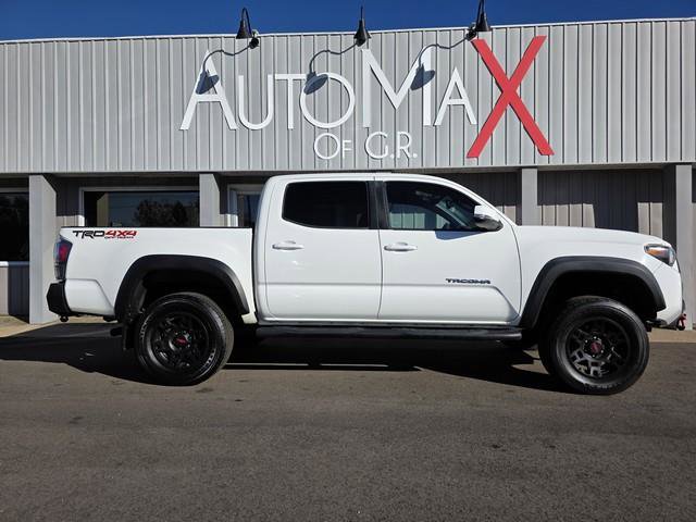 Used 2021 Toyota Tacoma TRD Off-Road image 1